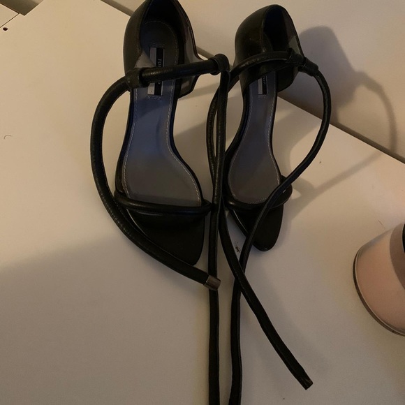 Black heeled sandals - Picture 5 of 5